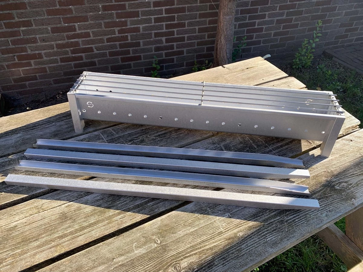 Spiedini Saté-bbq Bali 80 - Saté Houtskoolbarbecue Met Horizontaal Rooster - 80 Cm Lang, 11 Cm Breed - Materiaal: Gealuminiseerd Ijzer - Afbeelding 12