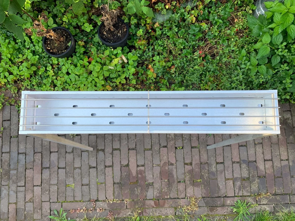 Spiedini Saté-bbq Bali 80 - Saté Houtskoolbarbecue Met Horizontaal Rooster - 80 Cm Lang, 11 Cm Breed - Materiaal: Gealuminiseerd Ijzer - Afbeelding 3